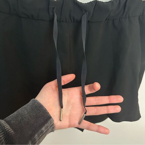 Lululemon Black On The Fly Short *Woven *2.5" Size 8 Athletic Gym Workout W7AFBS - Picture 11 of 16
